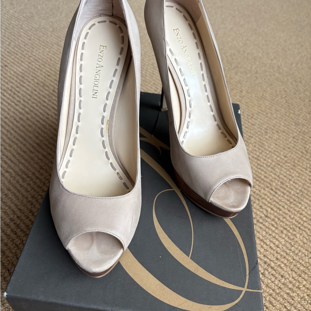 Enzo Angiolini Tan Peep Toe Heels
